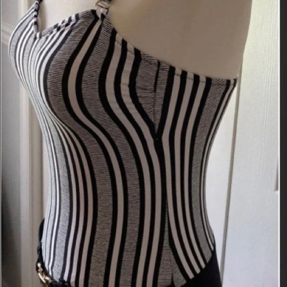 Swim Swimsuit 1 piece Leilani womans size 8 - Picture 2 of 5